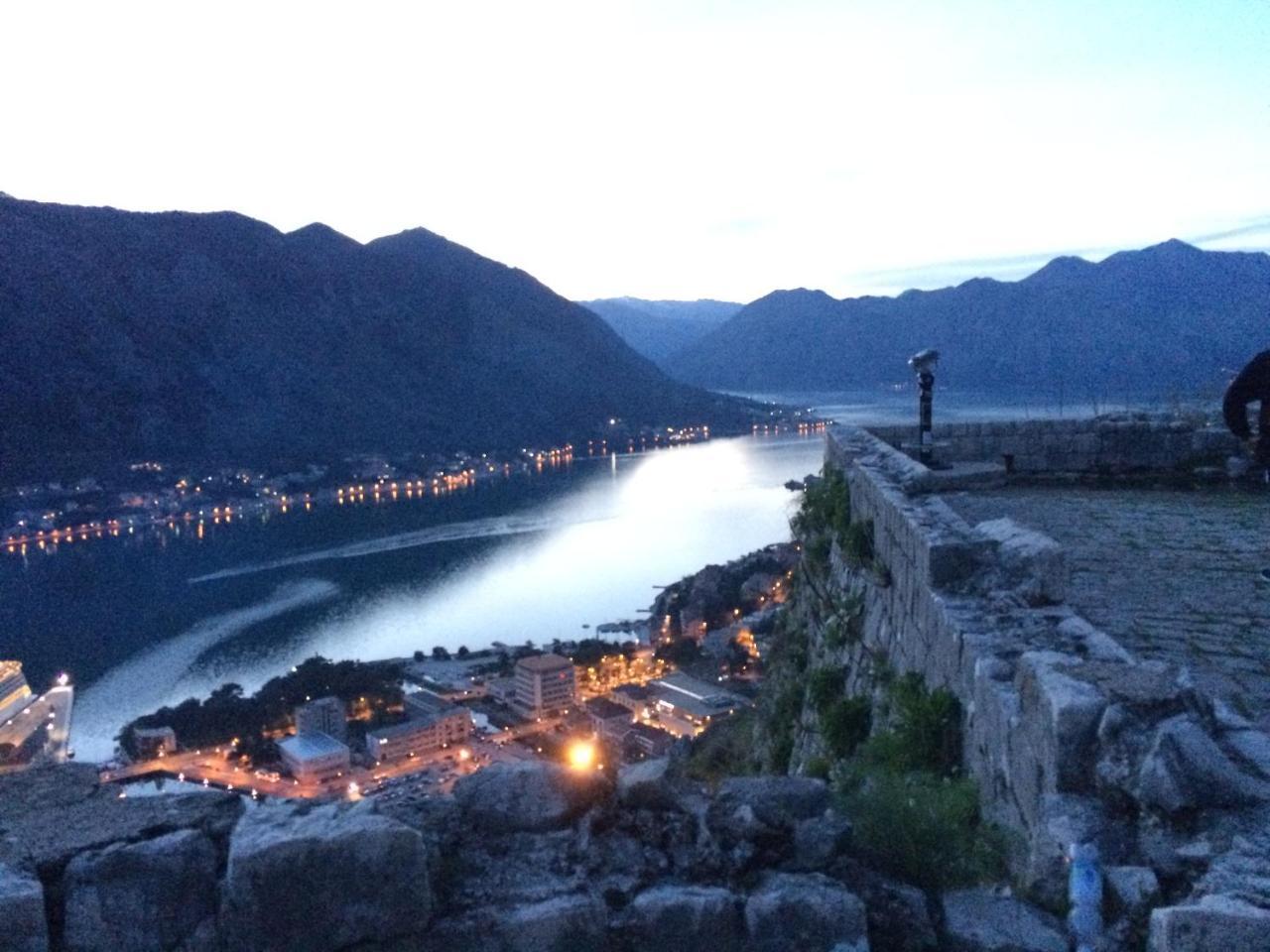 Chic & Stylish With Seaview-Terrace - Kotor Indah Lejlighed Eksteriør billede