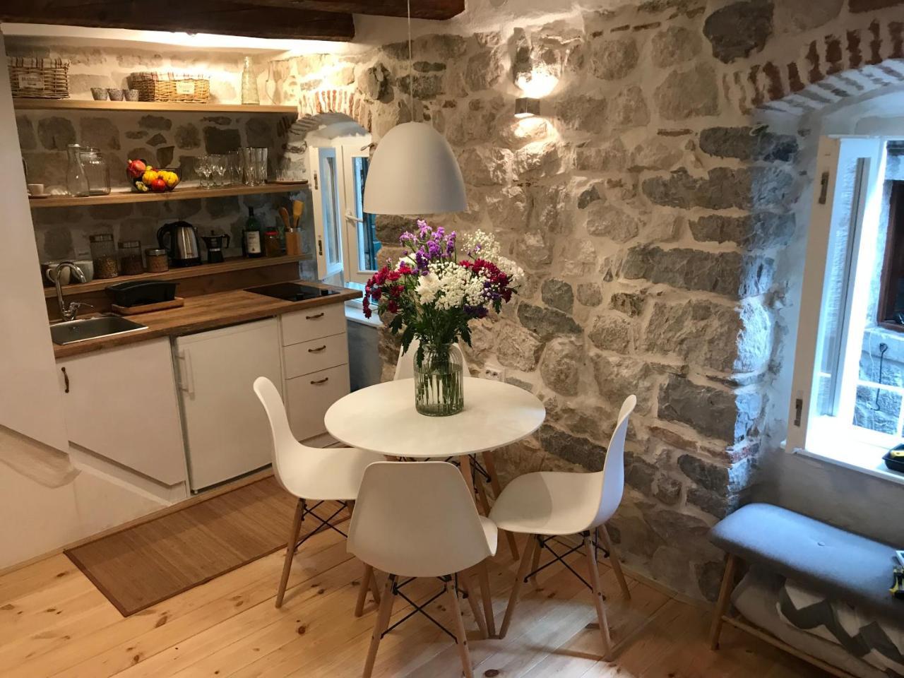 Chic & Stylish With Seaview-Terrace - Kotor Indah Lejlighed Eksteriør billede